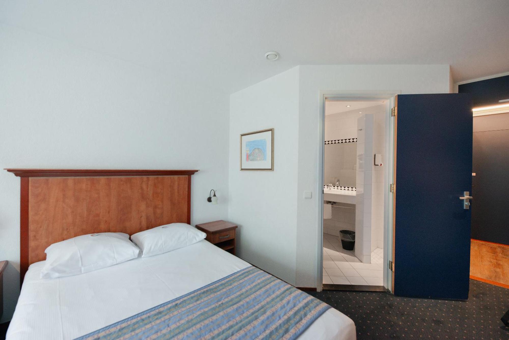Boutique Hotel Herbergh Amsterdam Airport Free Parking Badhoevedorp Extérieur photo